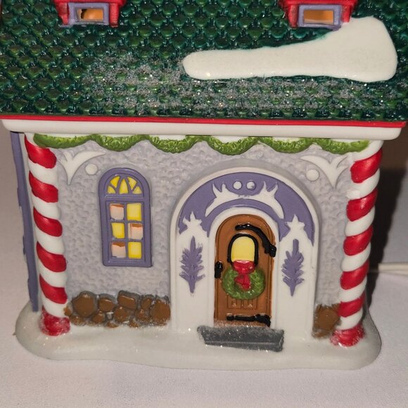 Department 56 North Pole Series Rudolphs Silver & Gold Tree Toppers Lit House - Picture 7 of 10